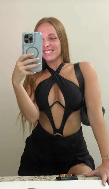 Full leaked Flor lisomini private onlyfans photo