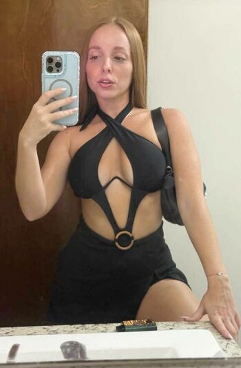 Full leaked Flor lisomini private onlyfans photo