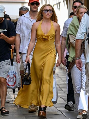 Full leaked Florence pugh private onlyfans photo