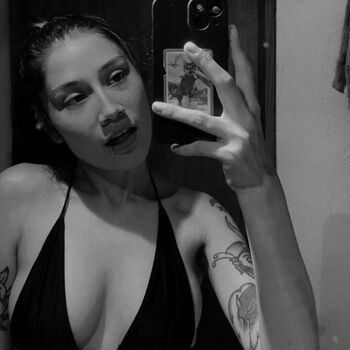 Full leaked Floresyespinascoria private onlyfans photo