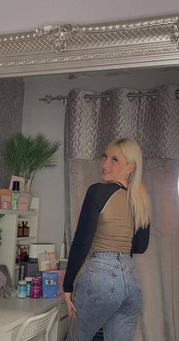 Full leaked Francescalouisefx private onlyfans photo