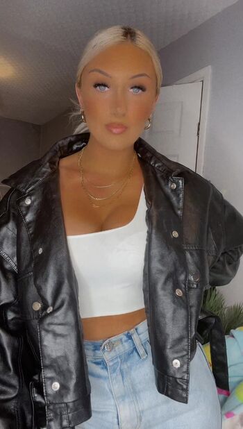 Full leaked Francescalouisefx private onlyfans photo