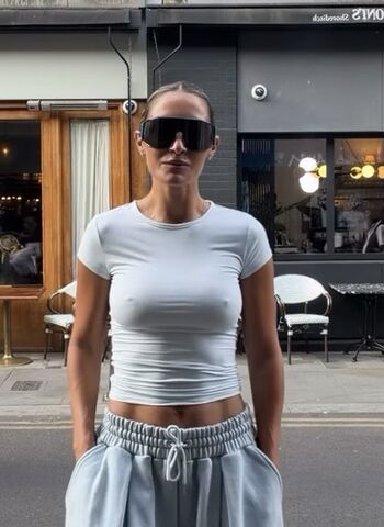 Full leaked Frankie bridge page private onlyfans photo