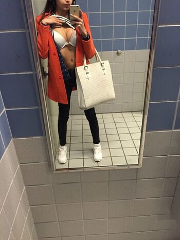 Full leaked Frenchkissthepvssy private onlyfans photo