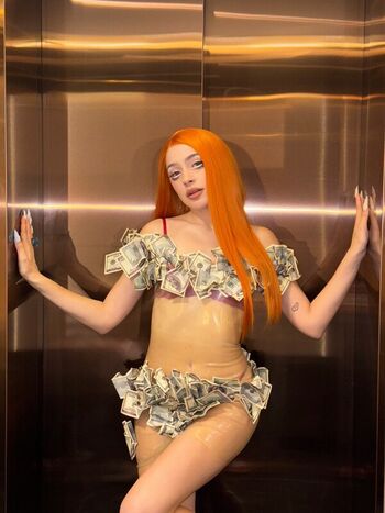 Full leaked Frend baby page private onlyfans photo
