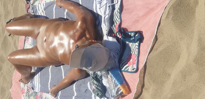 Full leaked Friends on the beach private onlyfans photo