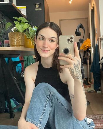 Full leaked Frogsgirls private onlyfans photo