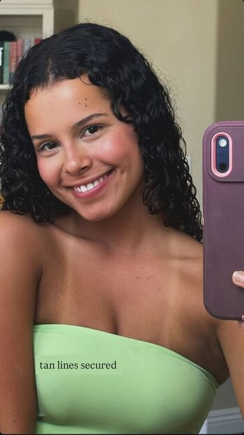 Full leaked Gabriella saraivah page private onlyfans photo