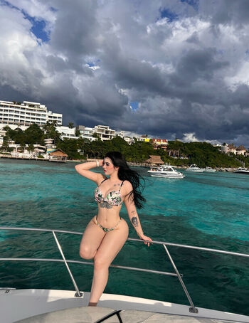Full leaked Genesiscruzsisi page private onlyfans photo
