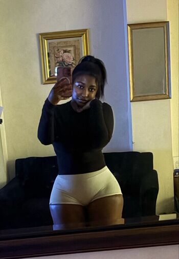Full leaked Gianahmuse private onlyfans photo