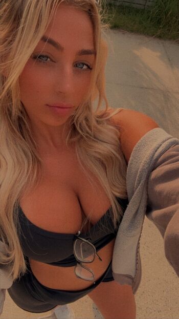Full leaked Giannaxtaylor private onlyfans photo