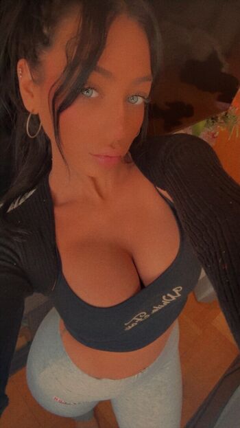 Full leaked Giannaxtaylor private onlyfans photo