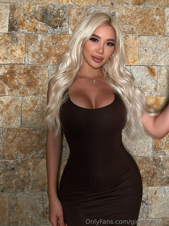 Full leaked Gimmemoxo private onlyfans photo