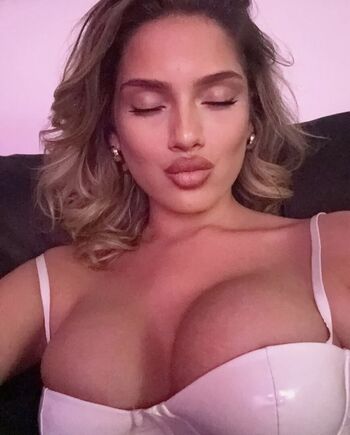 Full leaked Gina boyle private onlyfans photo