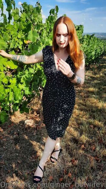 Full leaked Ginger hotwifevip private onlyfans photo
