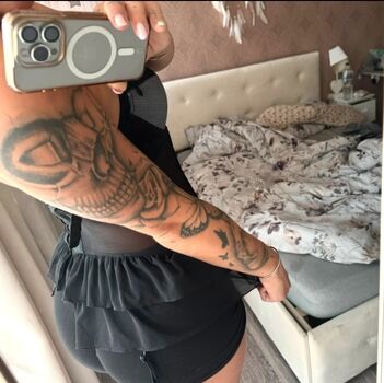 Full leaked Giollia glam private onlyfans photo