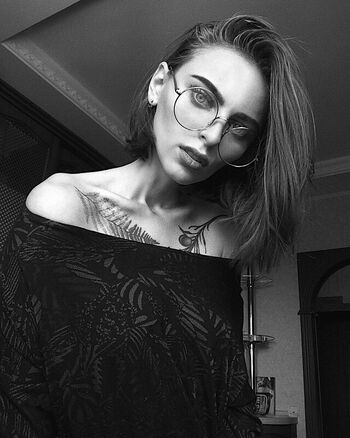 Full leaked Girlvinishko private onlyfans photo