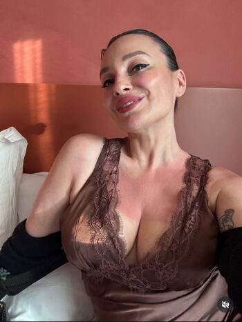 Full leaked Gizzi erskine private onlyfans photo