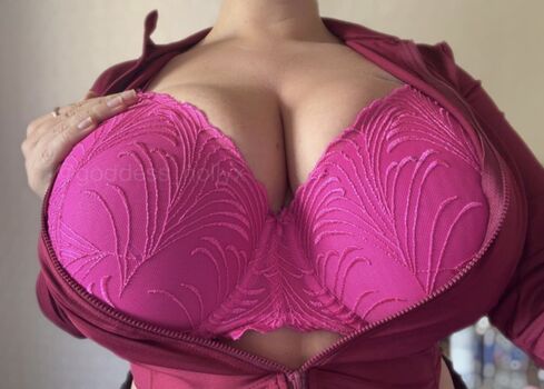Goddess_hollyx