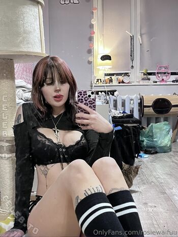 Gothgirlrosie