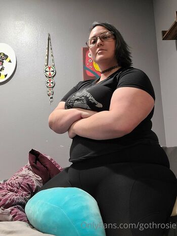 Full leaked Gothrosie private onlyfans photo