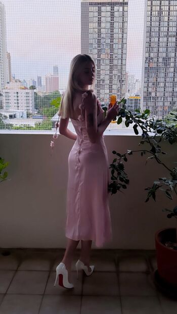 Full leaked Gracelyra private onlyfans photo