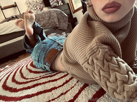 Full leaked Grealisisters private onlyfans photo