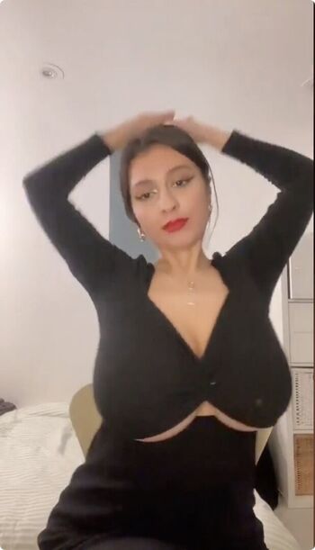 Full leaked Gulia private onlyfans photo