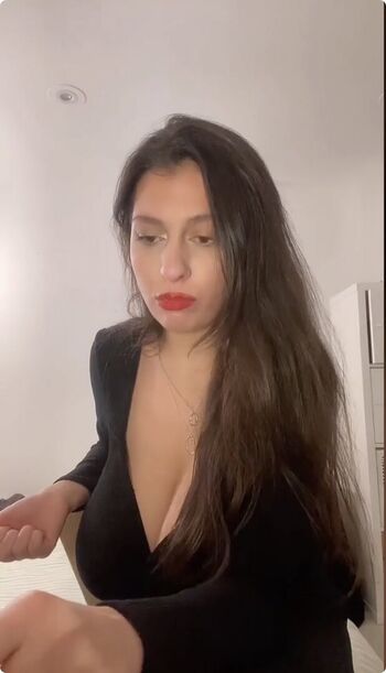 Full leaked Gulia private onlyfans photo