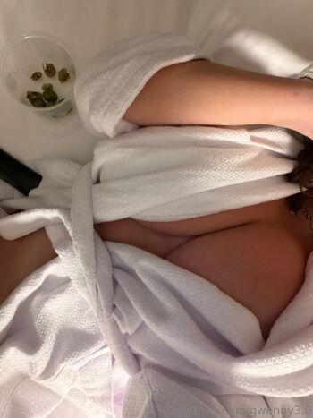 Full leaked Gwenny  page private onlyfans photo