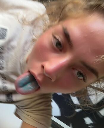 Full leaked Gwgwmfgyu private onlyfans photo