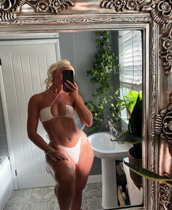 Full leaked Gym booty bubble butts page private onlyfans photo