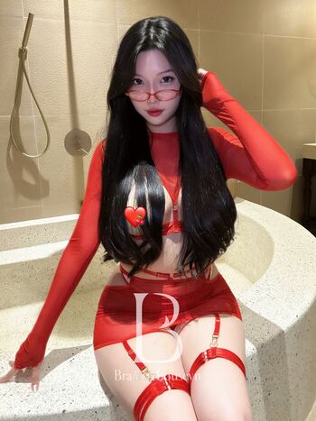Full leaked Ha my duyen page private onlyfans photo