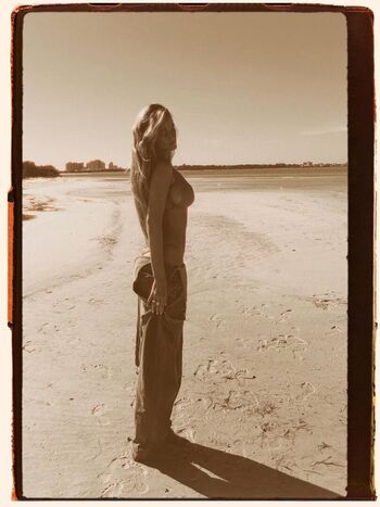 hadelinemope / Maddie Hope