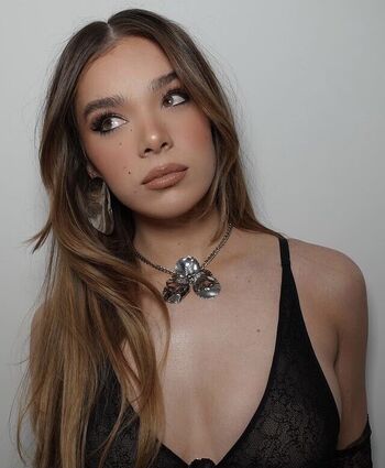 Hailee Steinfeld