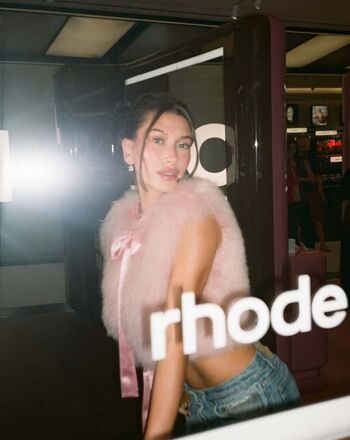 Full leaked Hailey baldwin bieber private onlyfans photo