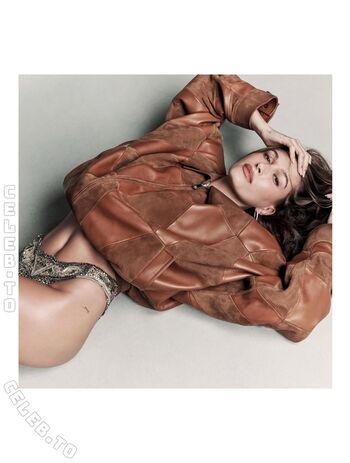 Hailey Bieber