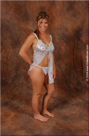 Full leaked Halee model page private onlyfans photo