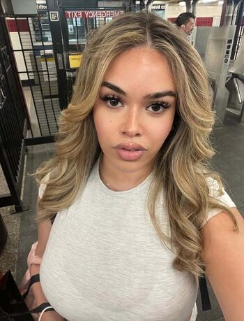 Full leaked Haleigh larson private onlyfans photo