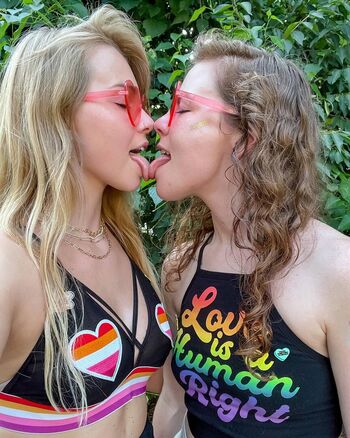 Full leaked Halieeandkendra  page private onlyfans photo