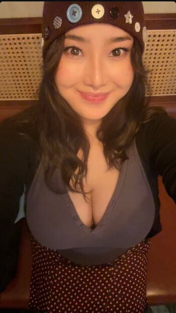 Full leaked Haliun b page private onlyfans photo
