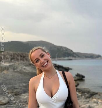 Full leaked Hannaahlenii private onlyfans photo