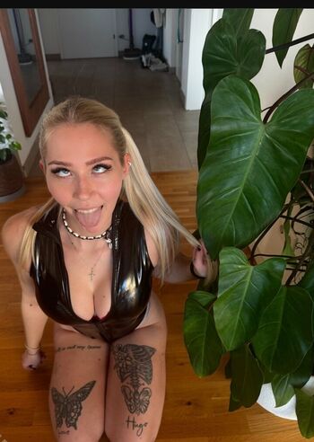 Full leaked Happynuudl private onlyfans photo