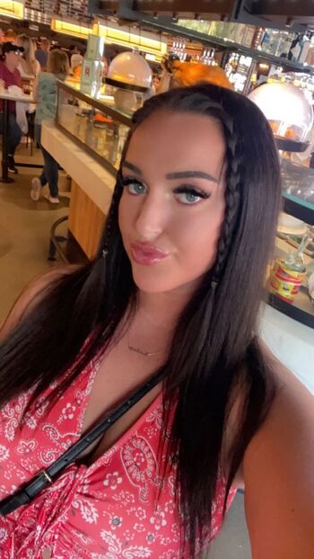 Full leaked Hayley d page private onlyfans photo