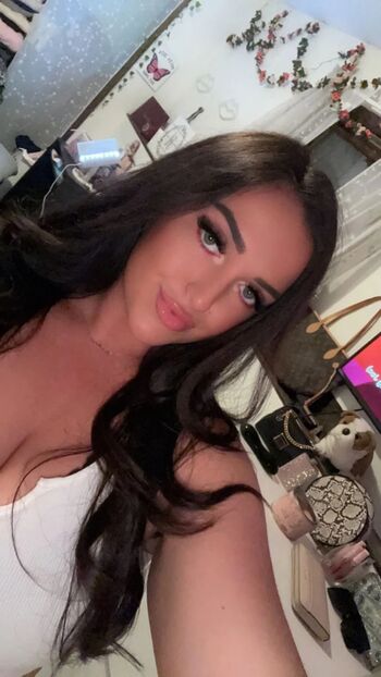 Full leaked Hayley d page private onlyfans photo