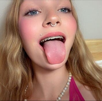 Full leaked Hayleyanaa private onlyfans photo