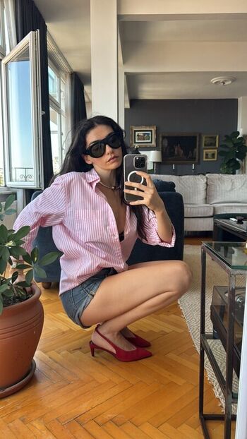 Full leaked Hazar erguclu private onlyfans photo