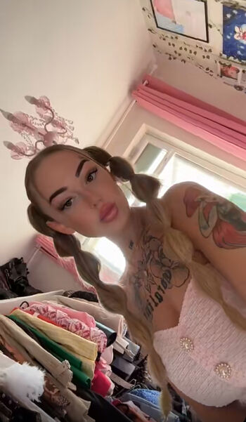 Full leaked Helenaeliart private onlyfans photo