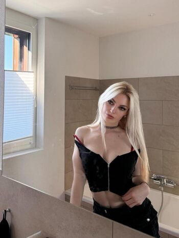 Full leaked Helenakingsoul private onlyfans photo