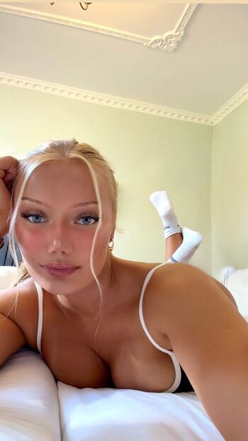 Full leaked Heleneelises private onlyfans photo